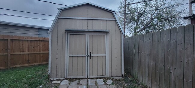 Building Photo - 5244 Larcade Dr