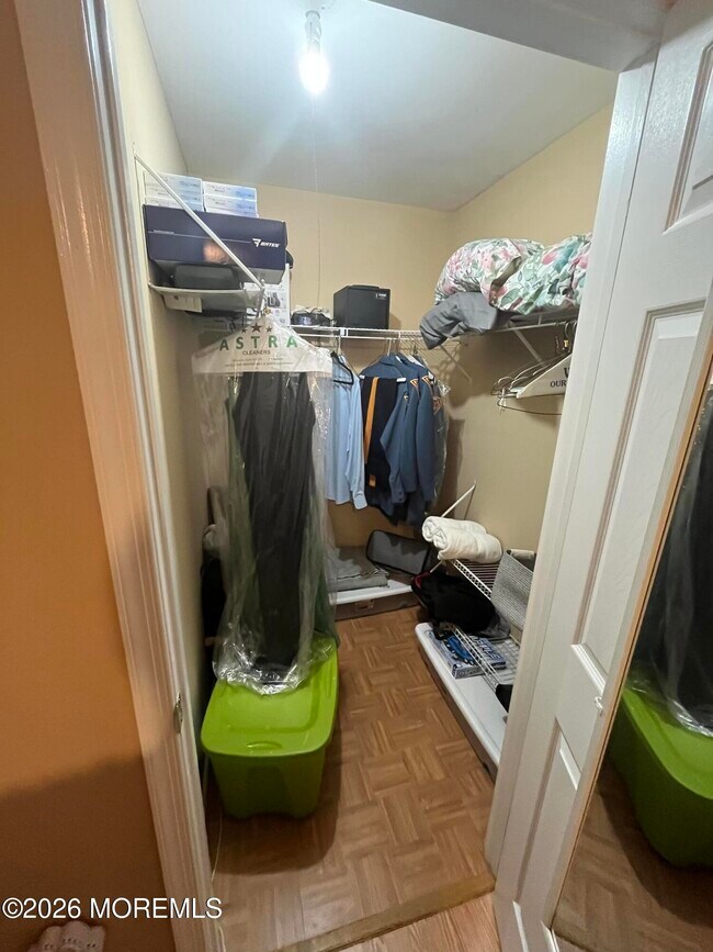 Building Photo - 19 Augusta Ct