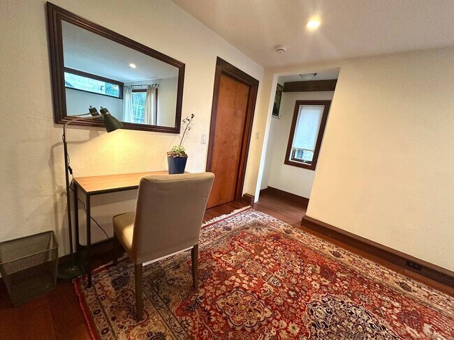 Building Photo - Cozy and Furnished-1 Bedroom, 1 Bath with Mountain Views