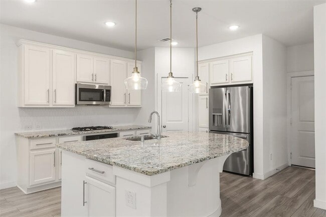 Building Photo - 13005 Blue Flora Dr