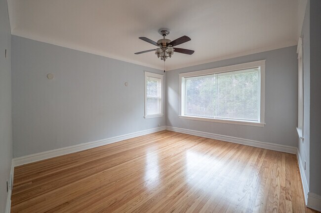 Building Photo - 1640 N Linder Ave