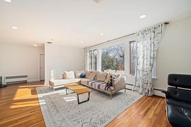 Building Photo - 66 Roosevelt Rd