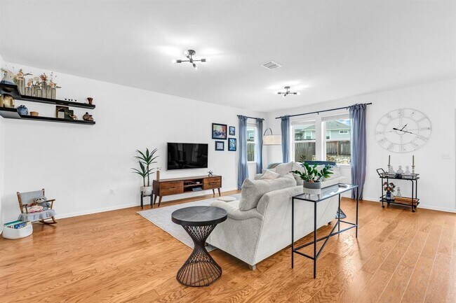 Building Photo - 10825 Blacket Dr
