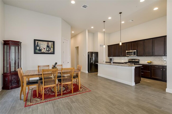 Building Photo - 600 C-Bar Ranch Trl