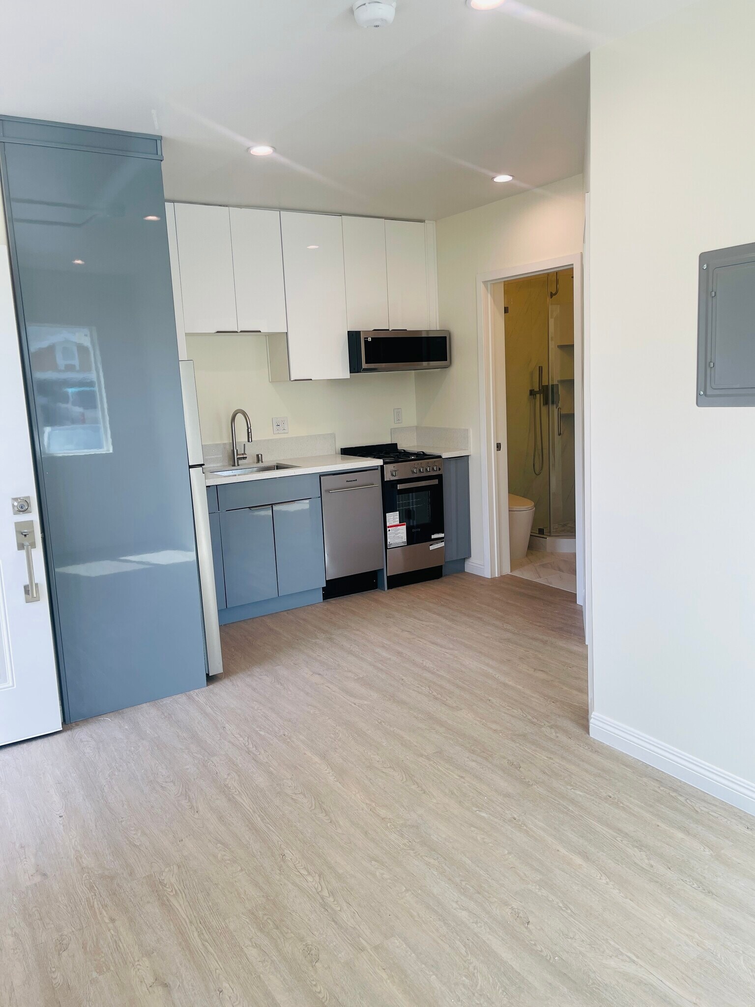 Building Photo - 7531 Bovey Ave