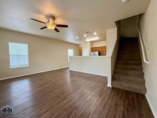 Building Photo - 5807 Golf Bend