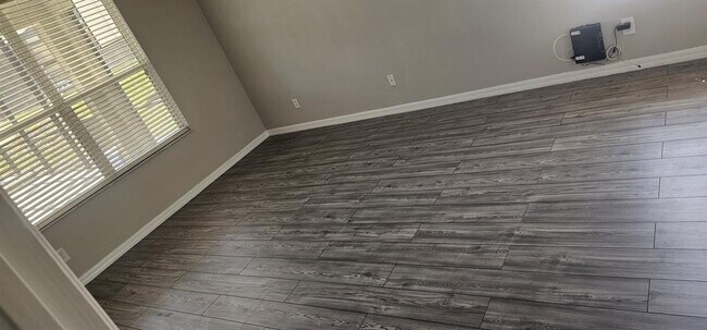 Building Photo - 8500 Palm Harbor Dr