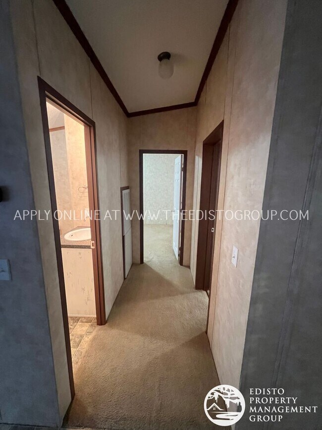 Building Photo - Charming 3-Bed, 2-Bath Country Home on 1.2 Acres – Near Bamberg & Orangeburg