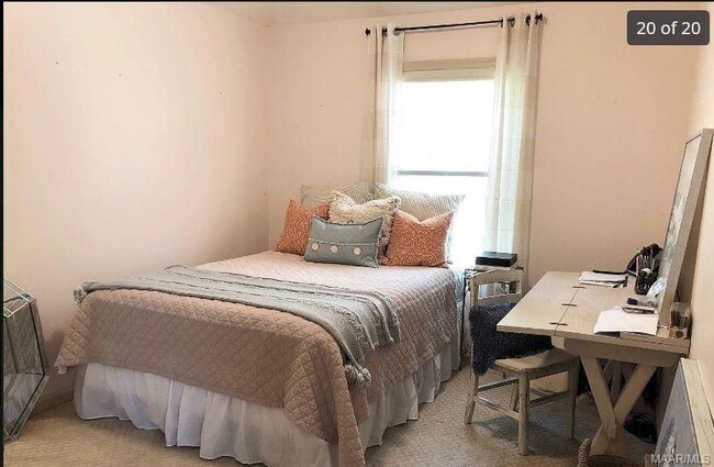 Building Photo - 9624 Gunnison Dr