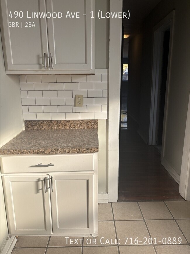 Building Photo - 490 Linwood Ave