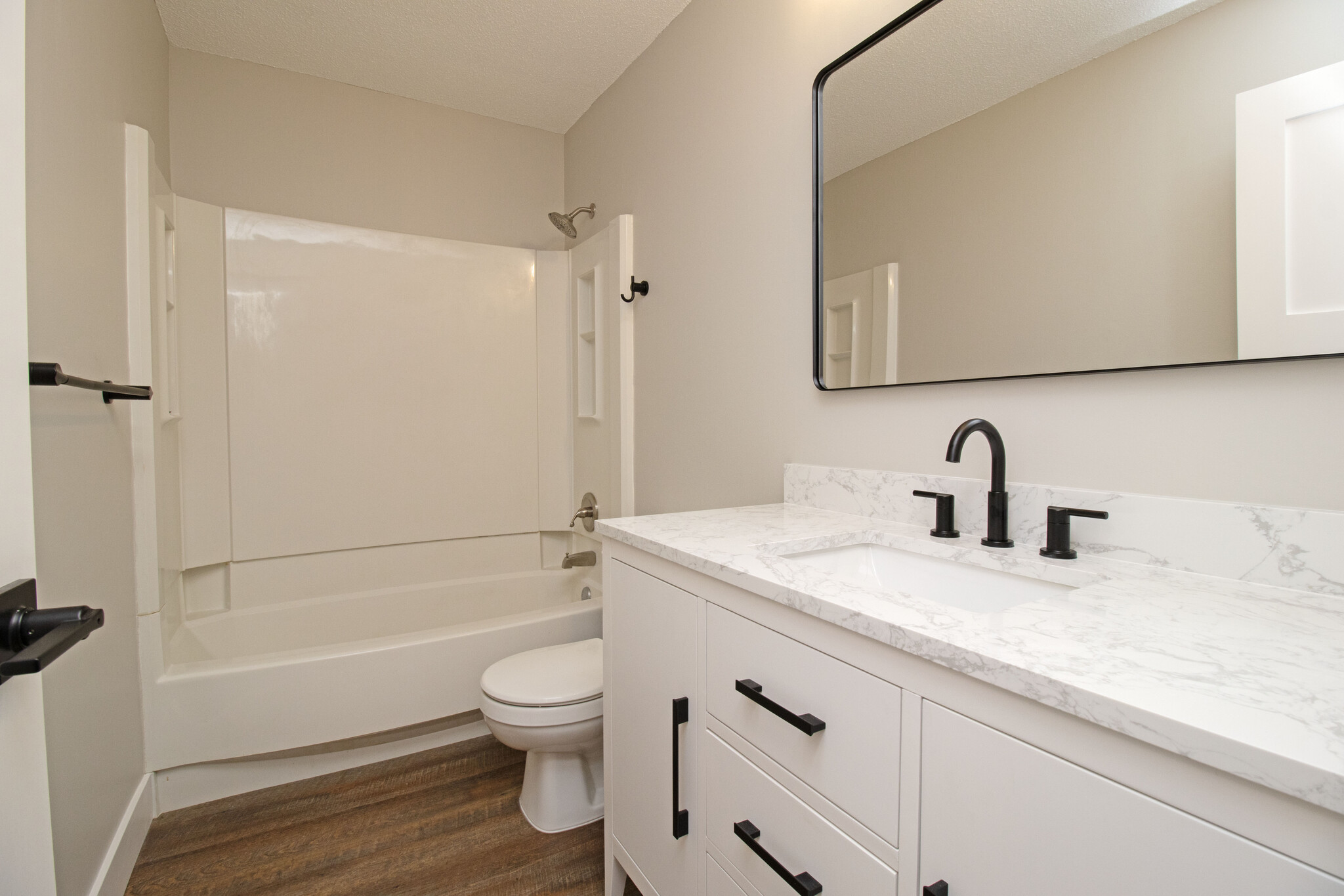 Building Photo - 6082 Kalland Cir NE