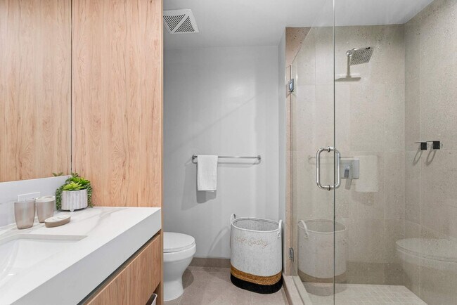 Building Photo - 11 NE 6th St