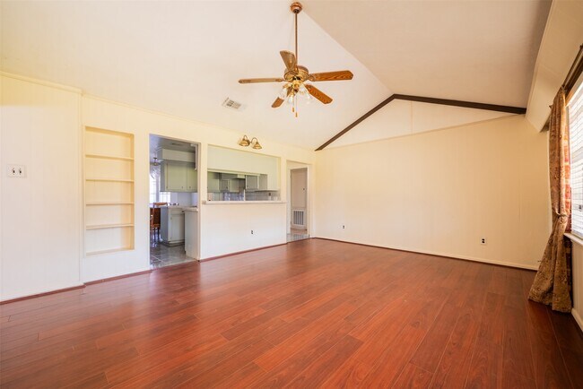 Building Photo - 4031 Curly Oaks Dr