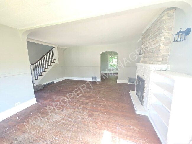 Building Photo - 3-Bedroom House in Saginaw