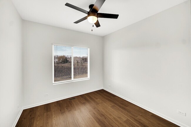 Building Photo - 2325 Summerlin Dr