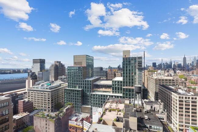 Building Photo - 111 Varick St