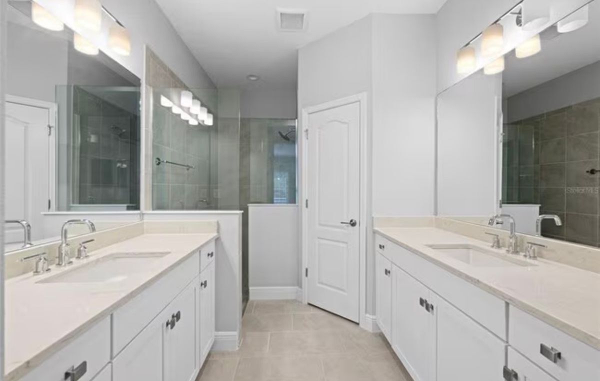 Building Photo - 4338 Tamarind Pl