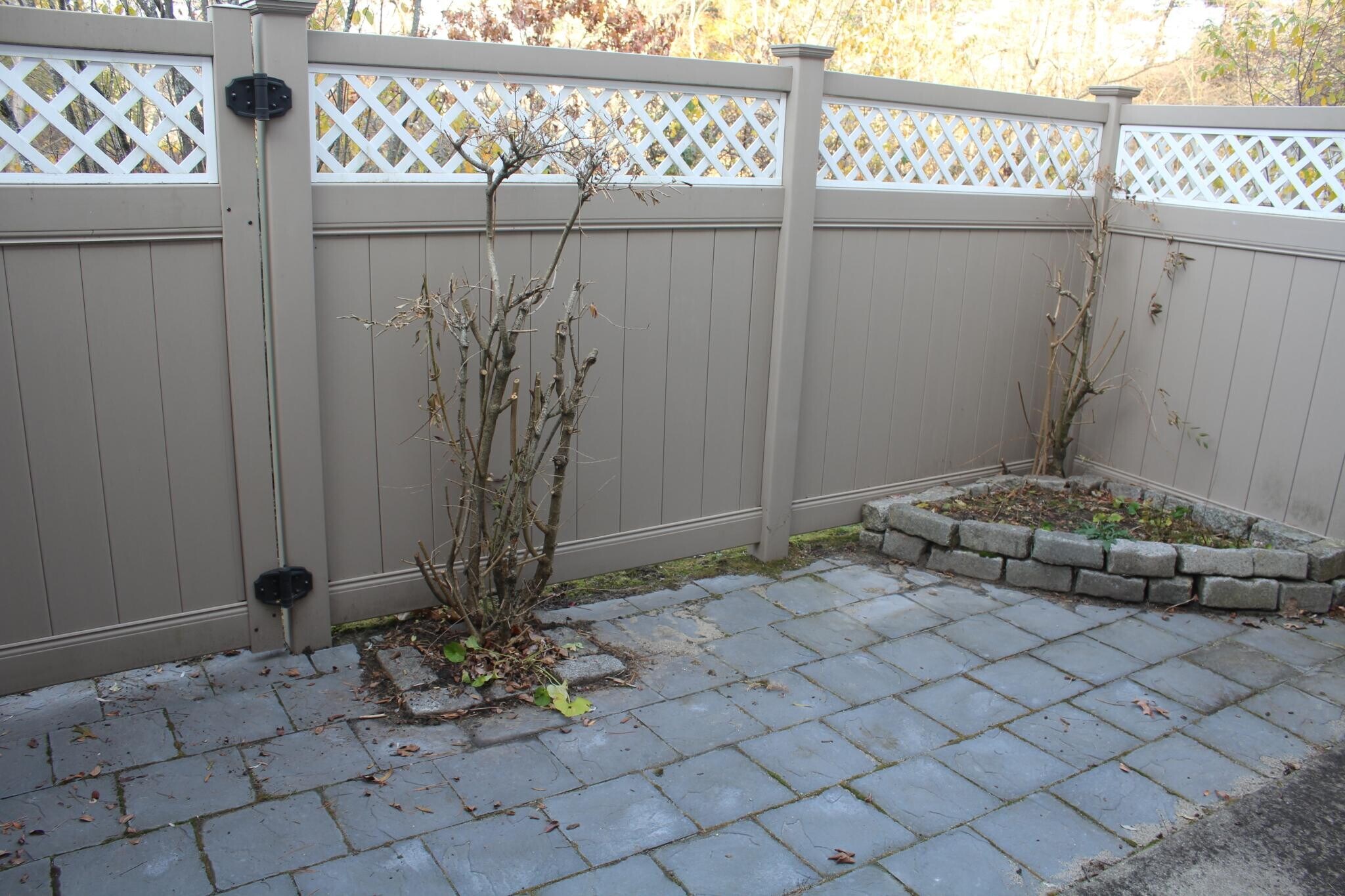 Building Photo - 10 Village Brook Ln