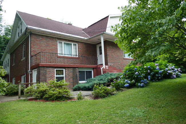 Primary Photo - 5114 Cherry Street Ext