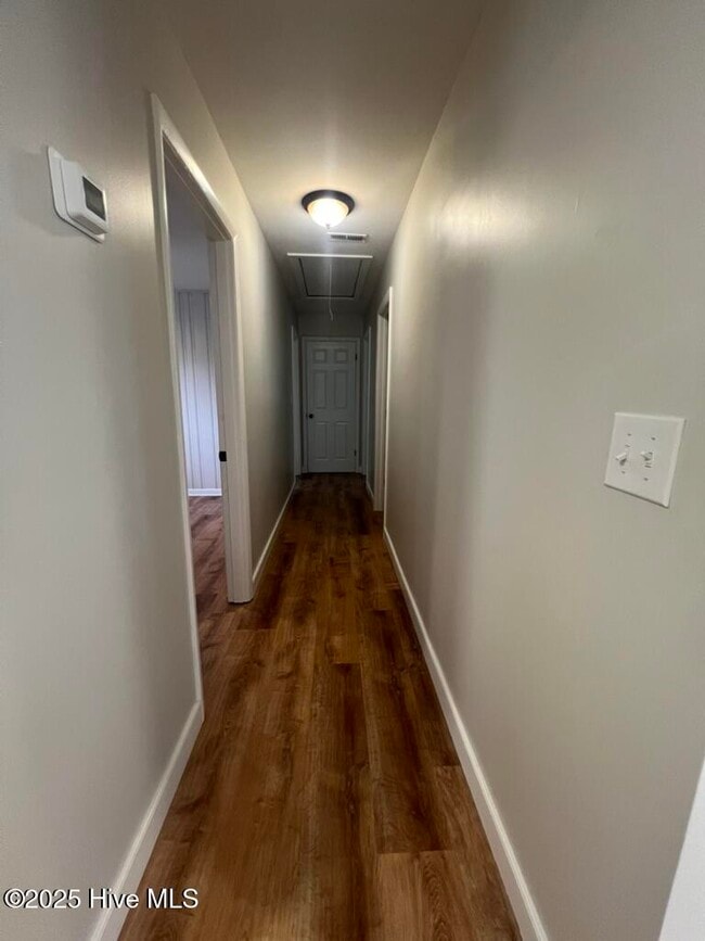 Building Photo - 10501 NC-211