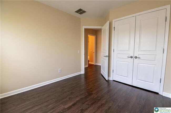 Building Photo - 8475 Putnam Ct