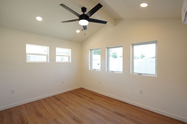 Building Photo - 4805 Charlotte Way
