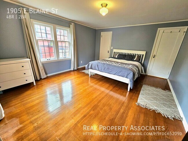 Building Photo - 1905 E Blaine St