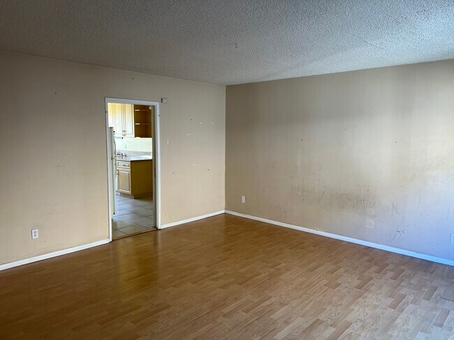 Living room - 5301 Lexington Ave