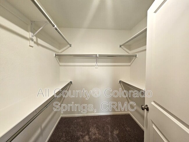 Building Photo - 9256 Lytle Grv