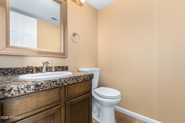 Building Photo - 6121 E Saddleback St