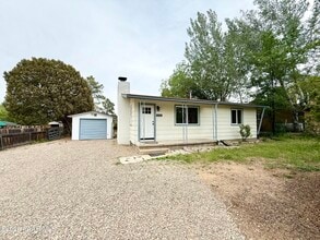 Building Photo - 2859 Meadow Ln