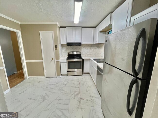 Building Photo - 152 Rountree Rd