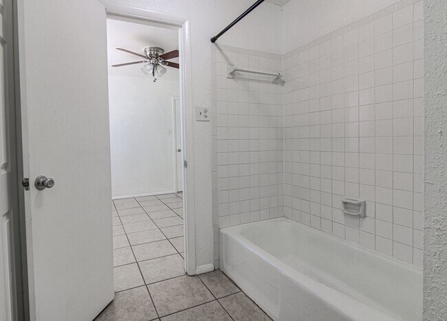 Building Photo - 1202 Westcott Dr