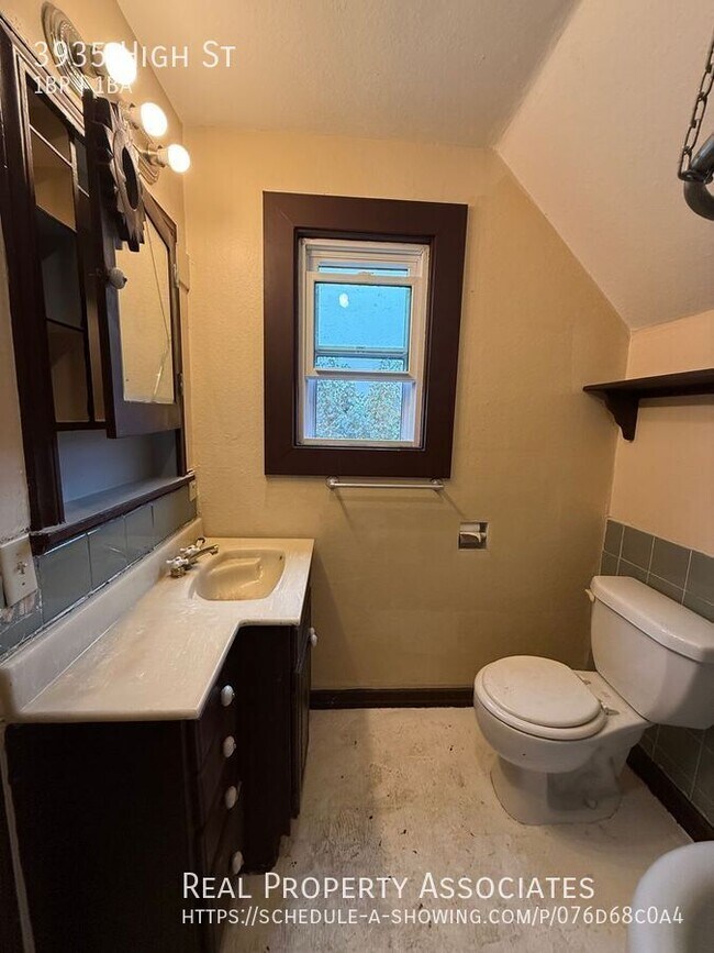 Building Photo - 3935 High St