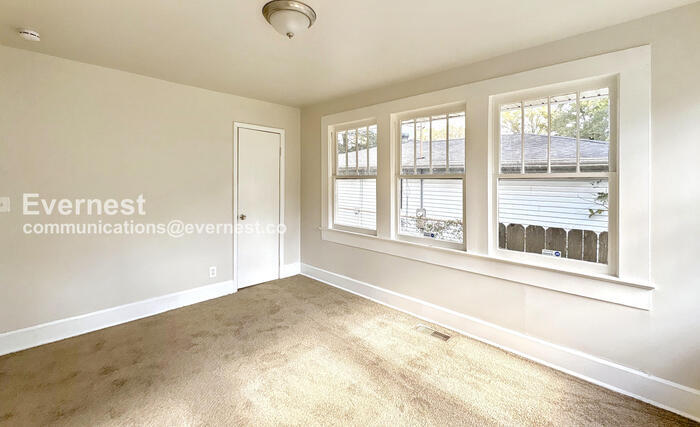 Building Photo - 3258 Pike Ave