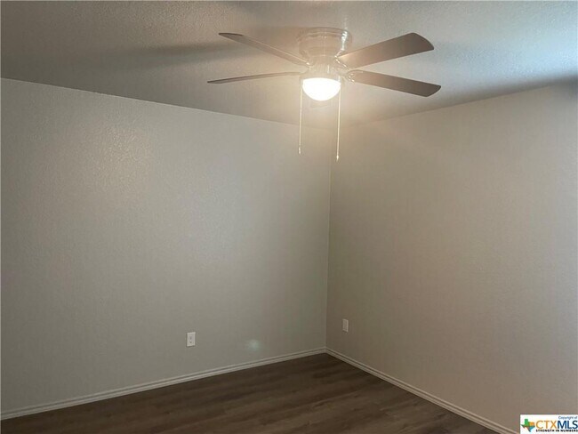 Building Photo - 539 Lost Trl