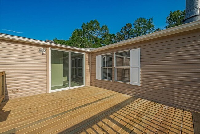 Building Photo - 8856 Greenwood Dr