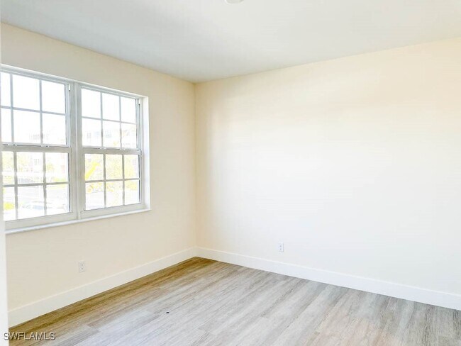 Building Photo - 15901 Pointe Cir
