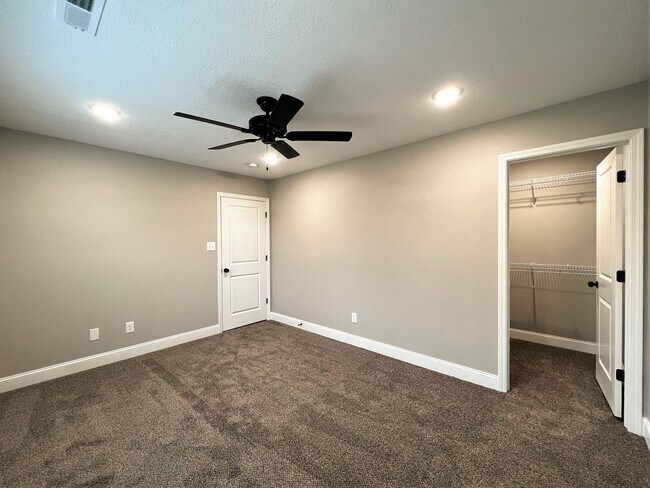 Building Photo - LOCATED IN GIBBS... FANTASTIC 3 BEDROOM HOME!!