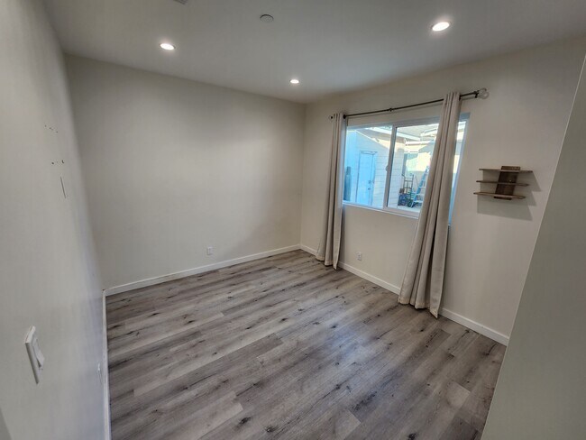 Building Photo - 10343 Jardine Ave