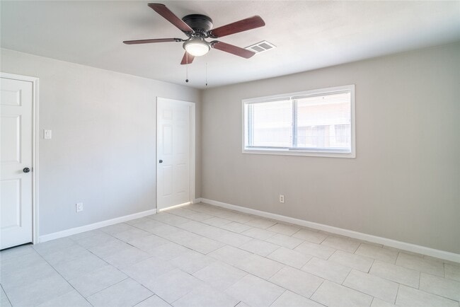 Building Photo - 11623 Rowan Ln