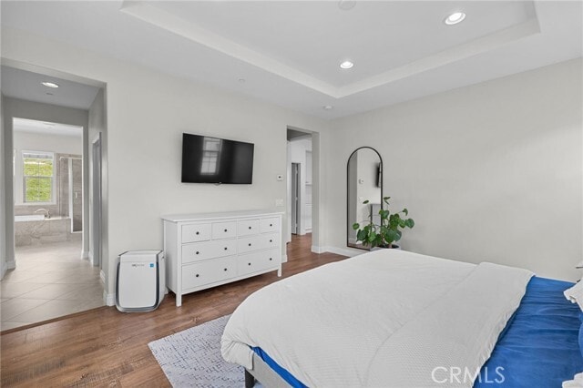 Building Photo - 33 Gamella