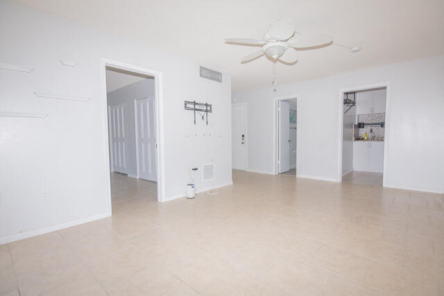 Building Photo - 301 Croton Ave