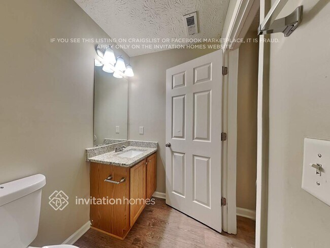 Building Photo - 5622 Elwood Cir