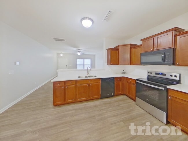 Building Photo - 2491 Marthas Ridge Dr