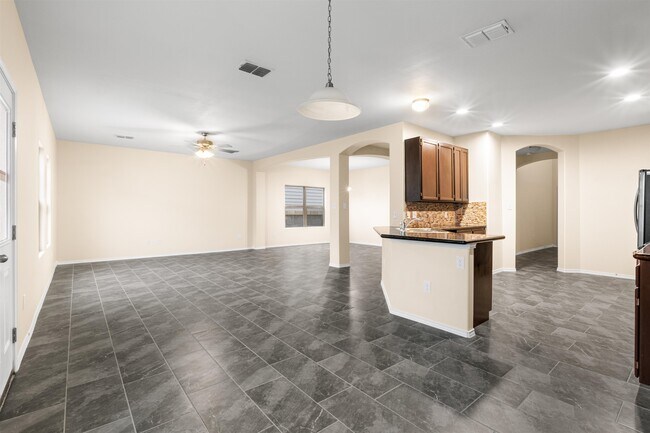Building Photo - 5529 Shorthorn Dr