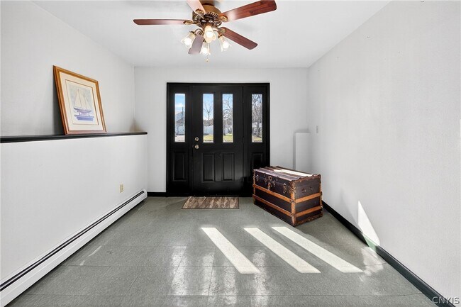 Building Photo - 8237 Mantova Dr