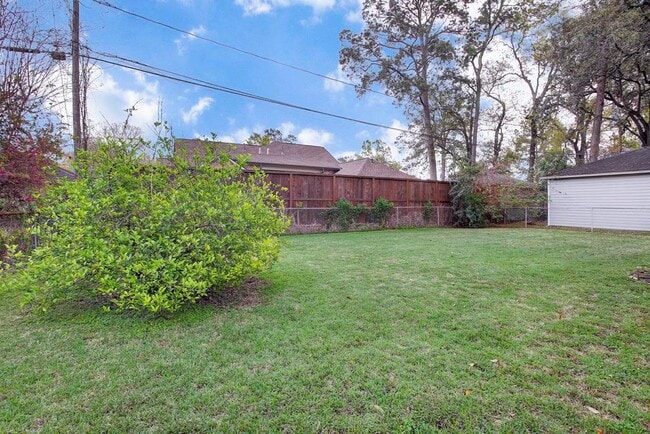 Building Photo - 1010 Bay Oaks Rd