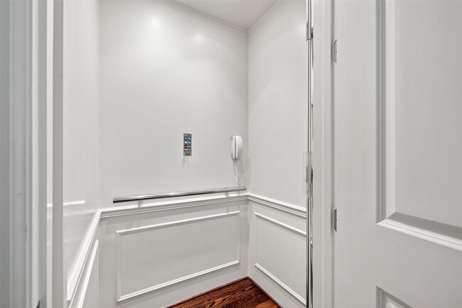 Building Photo - 1202 Wynden Commons Ln