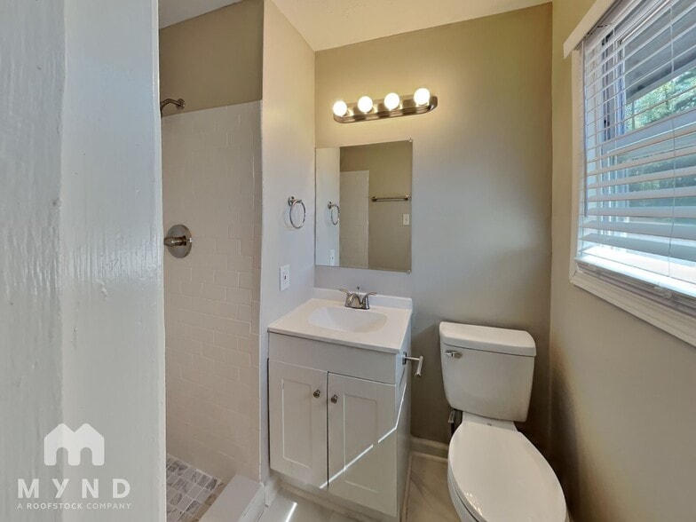 Building Photo - 2945 Botany Dr